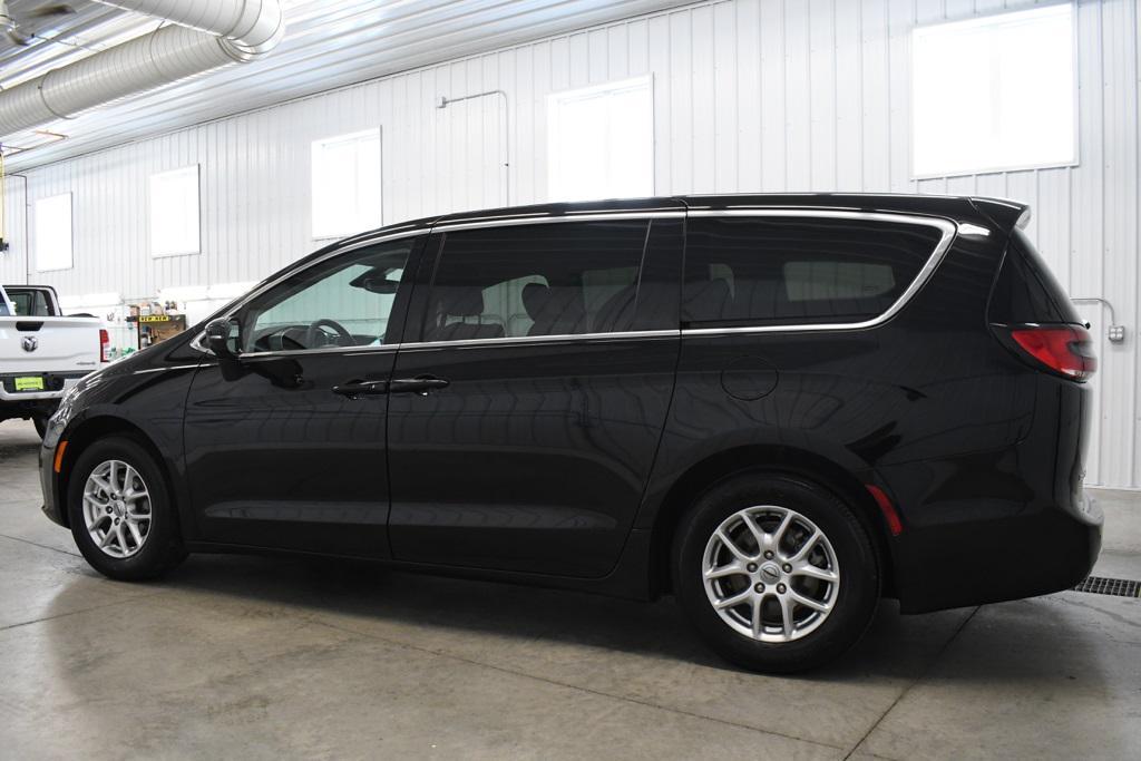 used 2024 Chrysler Pacifica car, priced at $29,490