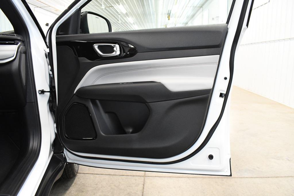 new 2026 Jeep Compass car, priced at $33,725