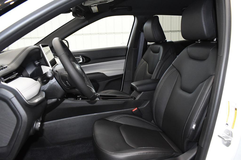 new 2026 Jeep Compass car, priced at $33,725