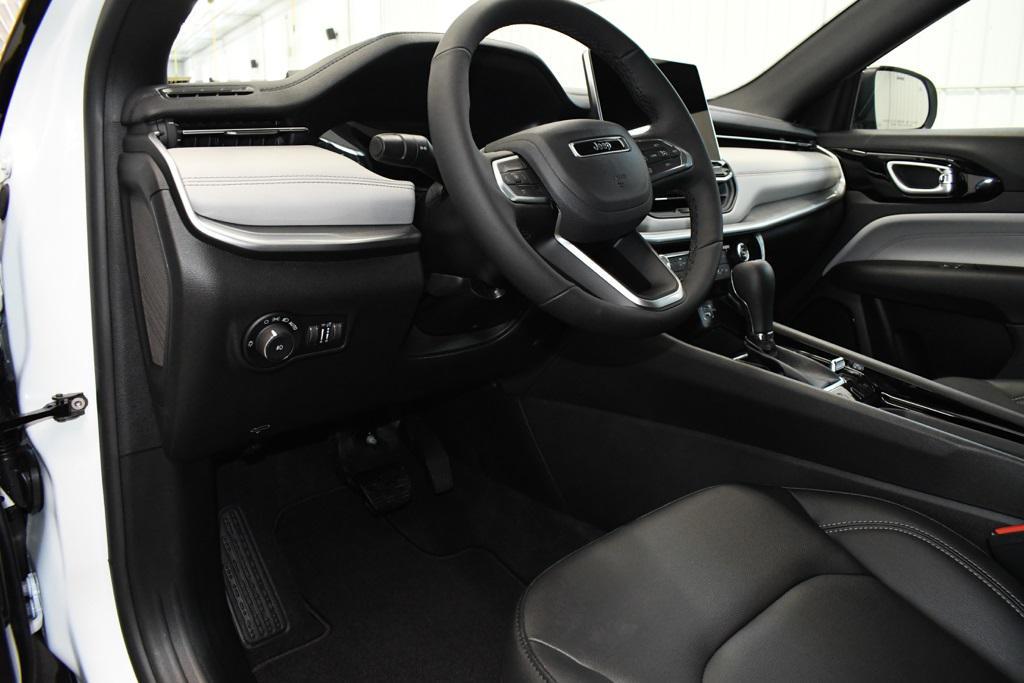 new 2026 Jeep Compass car, priced at $33,725