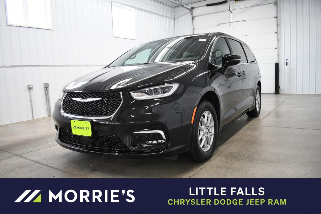 new 2026 Chrysler Pacifica car, priced at $41,656