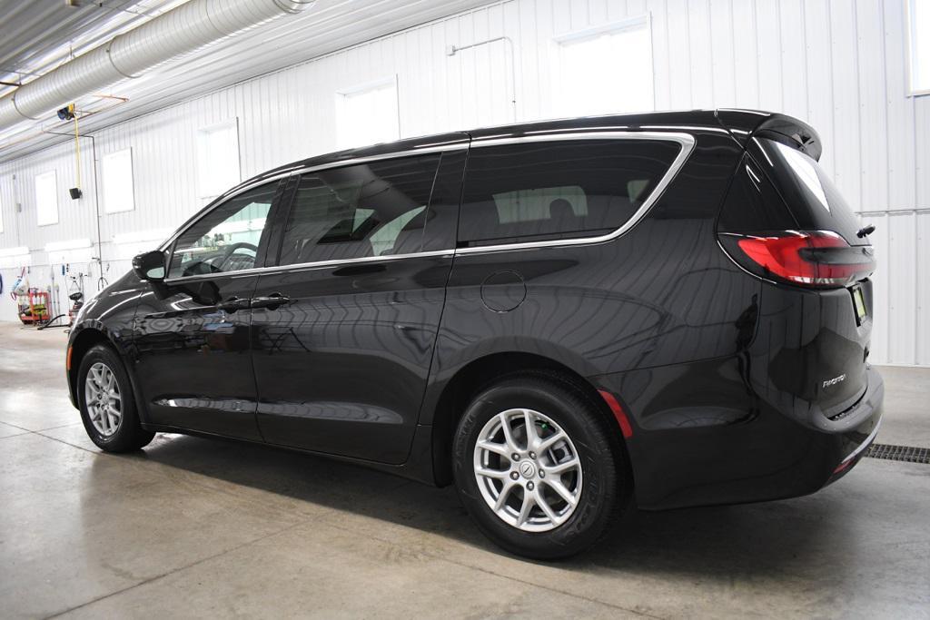 new 2026 Chrysler Pacifica car, priced at $41,656