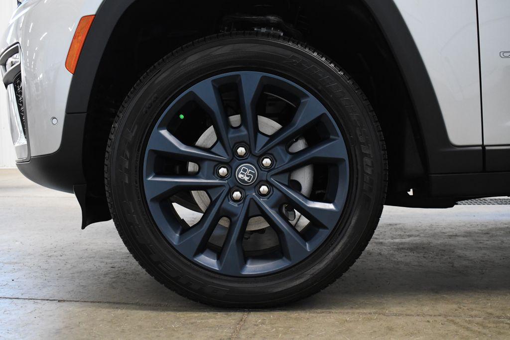 new 2026 Jeep Grand Cherokee car, priced at $48,703