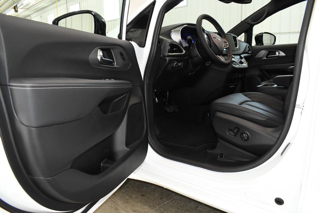 new 2026 Chrysler Pacifica car, priced at $42,712