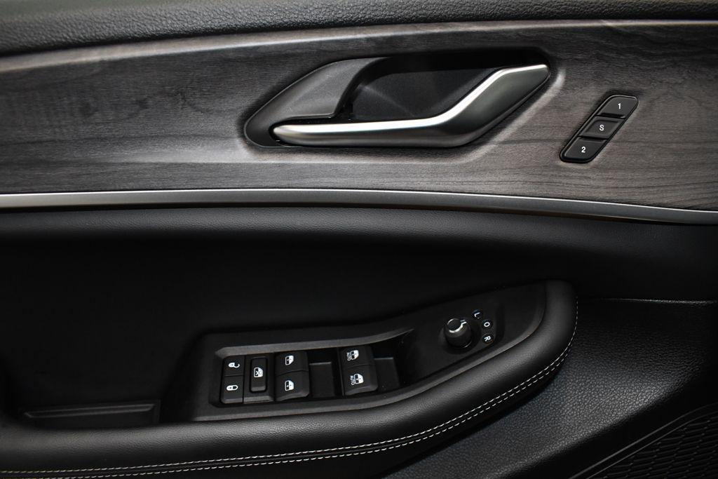 used 2025 Jeep Grand Cherokee car, priced at $40,830