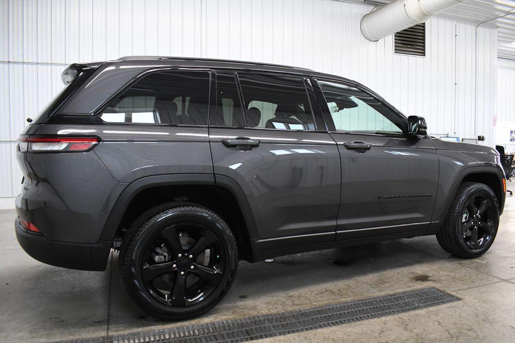 used 2025 Jeep Grand Cherokee car, priced at $40,830