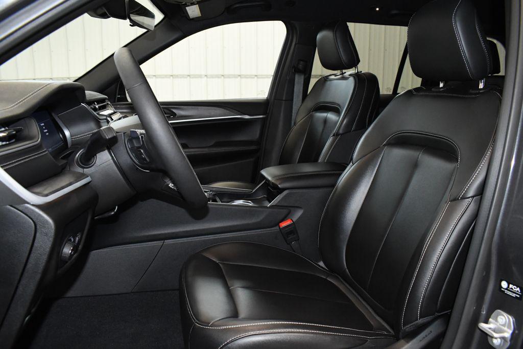 used 2025 Jeep Grand Cherokee car, priced at $40,830