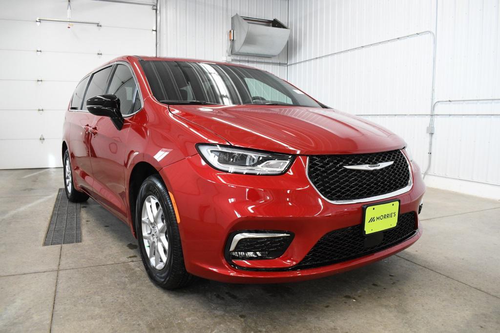 new 2026 Chrysler Pacifica car, priced at $42,102