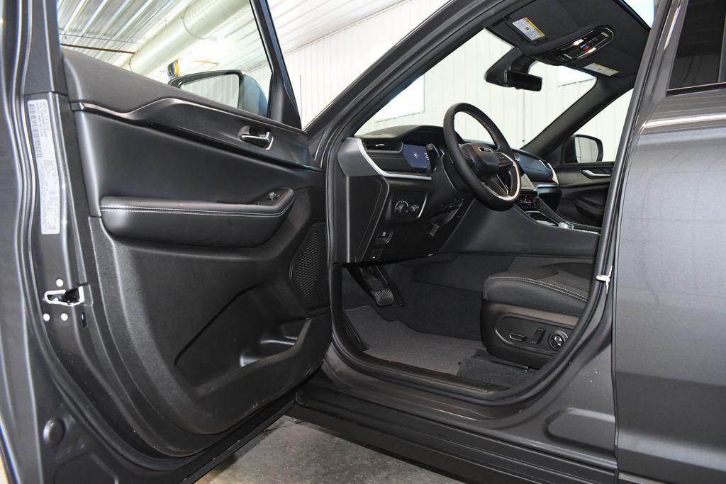 new 2026 Jeep Grand Cherokee car, priced at $43,107