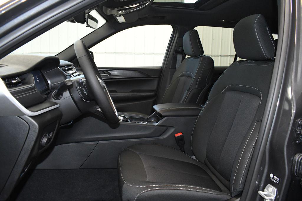 new 2026 Jeep Grand Cherokee car, priced at $43,107