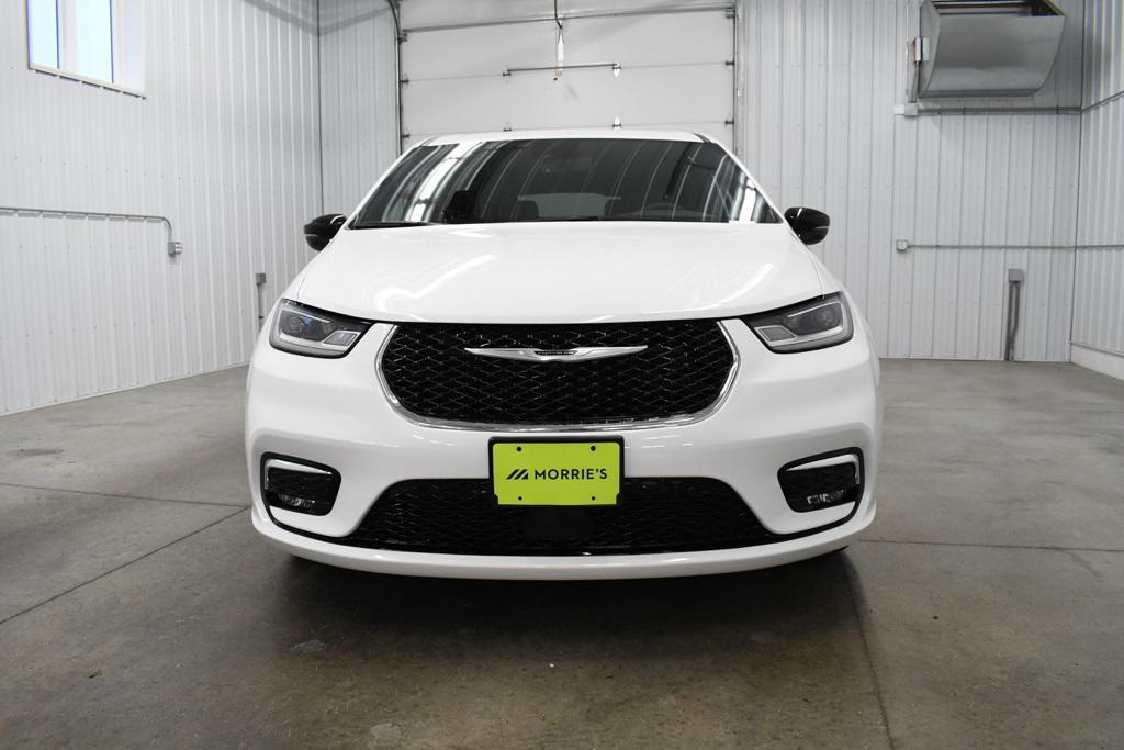 new 2026 Chrysler Pacifica car, priced at $41,364