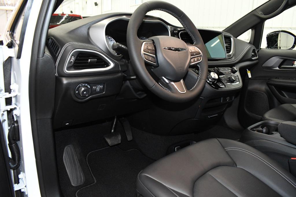new 2026 Chrysler Pacifica car, priced at $41,364