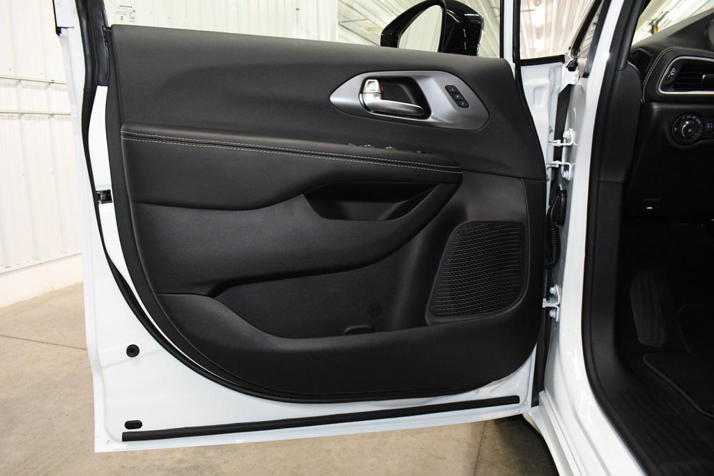 new 2026 Chrysler Pacifica car, priced at $41,364