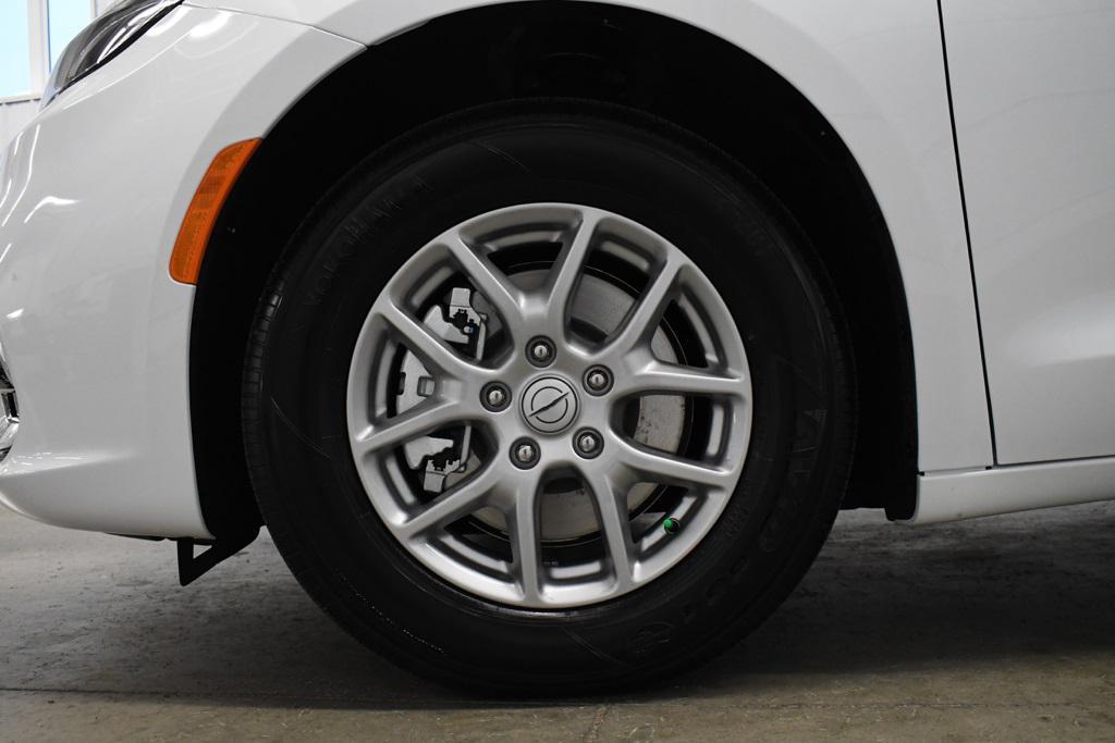 new 2026 Chrysler Pacifica car, priced at $41,364