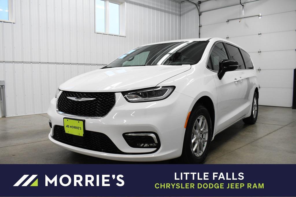 new 2026 Chrysler Pacifica car, priced at $41,364