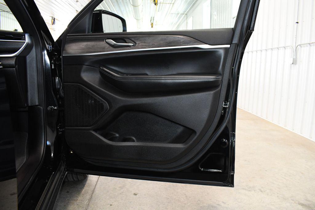 used 2024 Jeep Grand Cherokee car, priced at $37,140