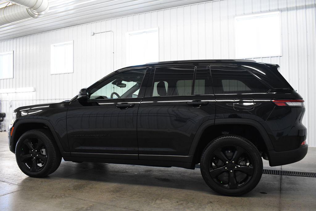 used 2024 Jeep Grand Cherokee car, priced at $37,140