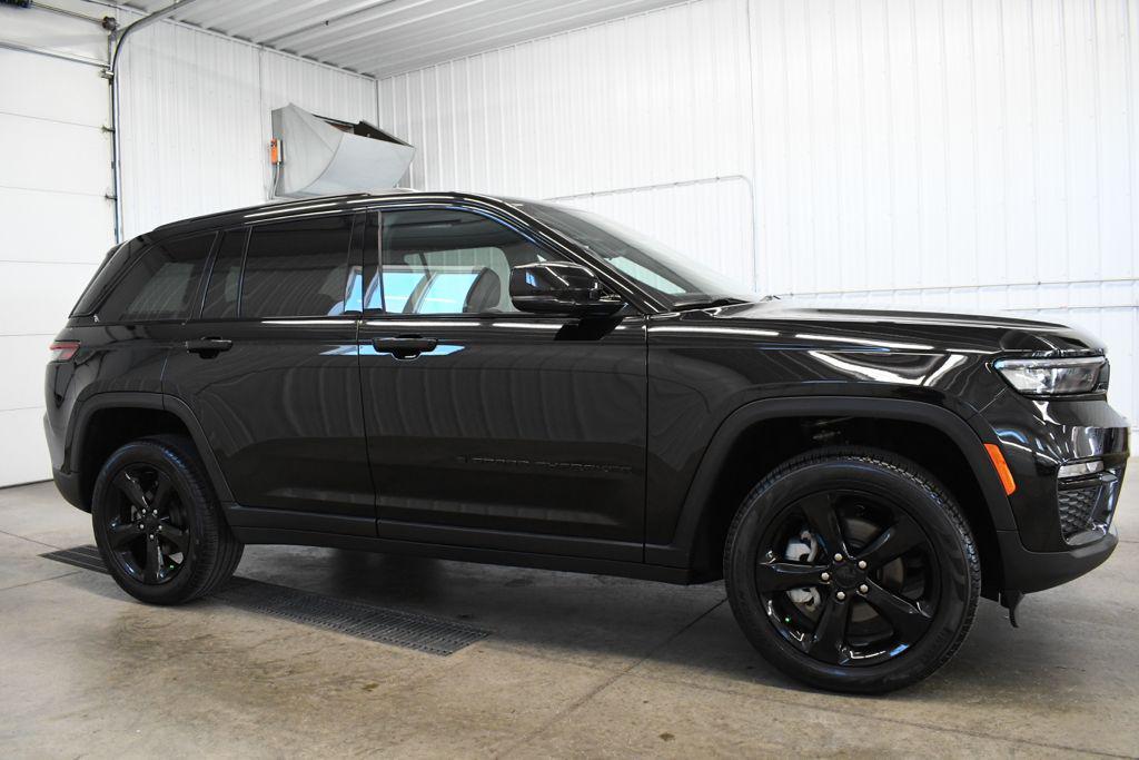 used 2024 Jeep Grand Cherokee car, priced at $37,140