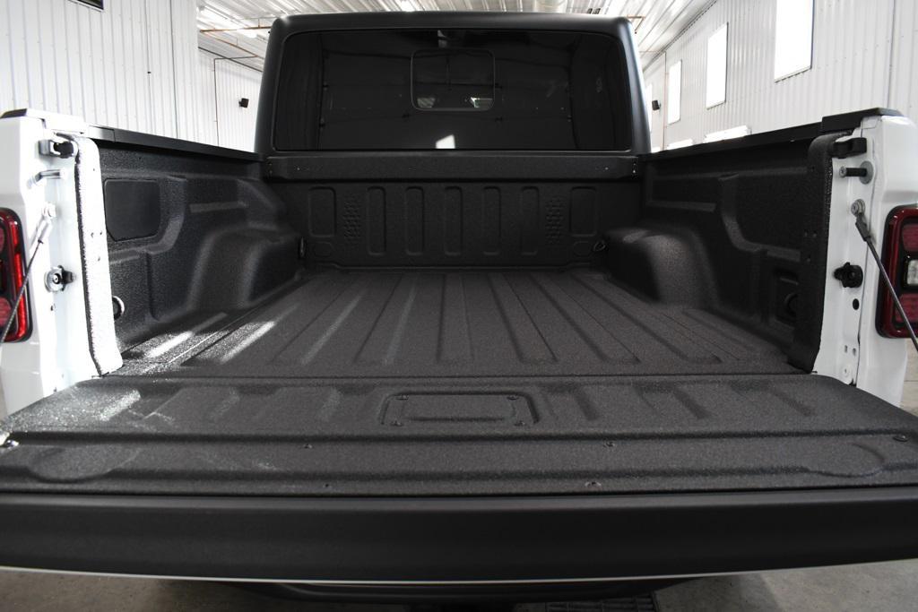 new 2026 Jeep Gladiator car, priced at $59,102