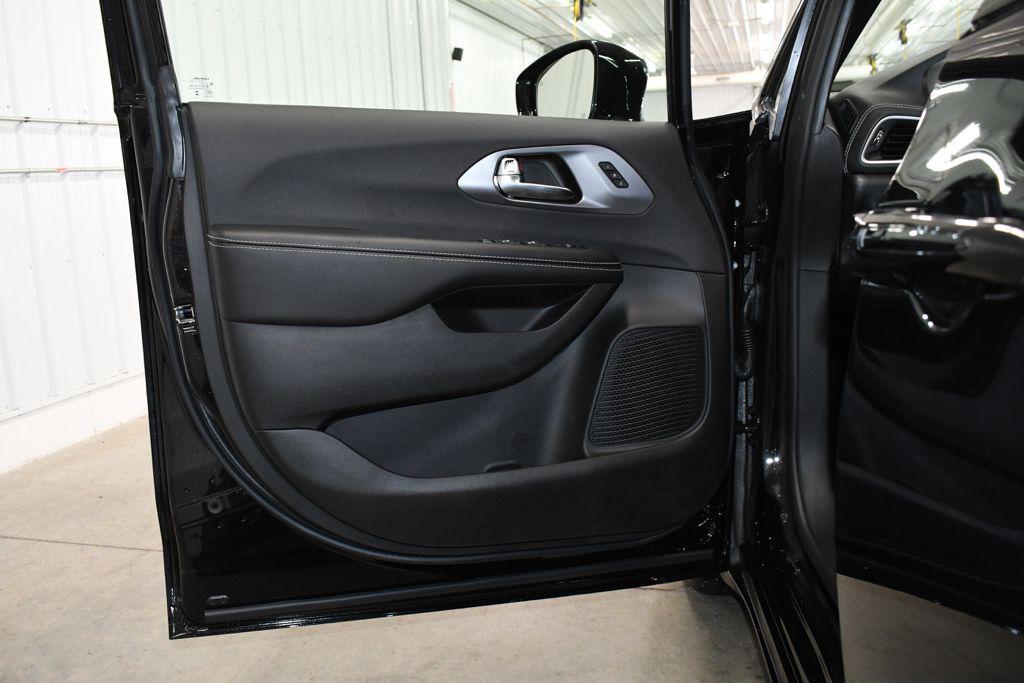 new 2026 Chrysler Pacifica car, priced at $44,615