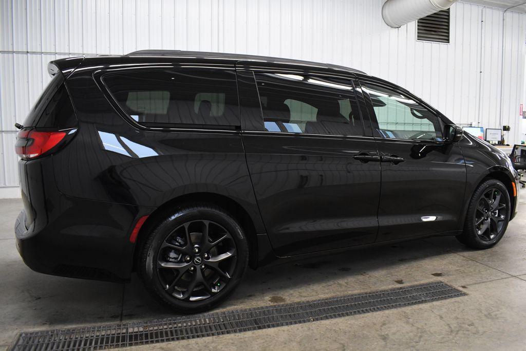 new 2026 Chrysler Pacifica car, priced at $44,615