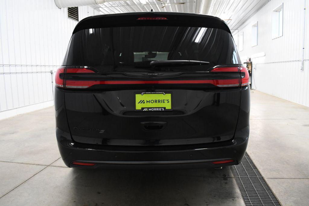 new 2026 Chrysler Pacifica car, priced at $44,615