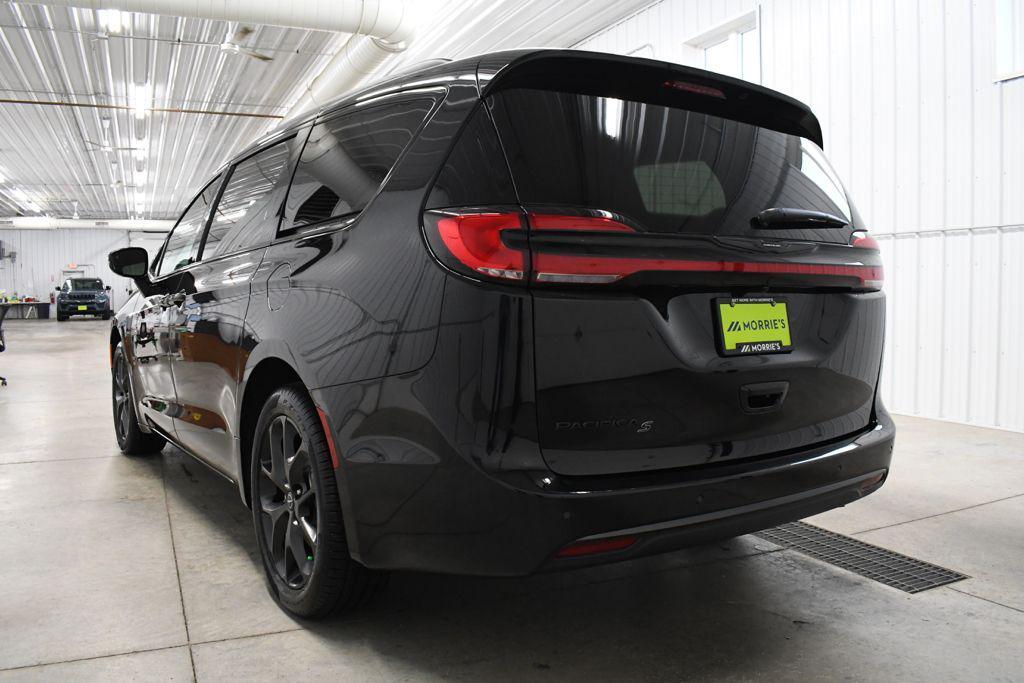 new 2026 Chrysler Pacifica car, priced at $44,615