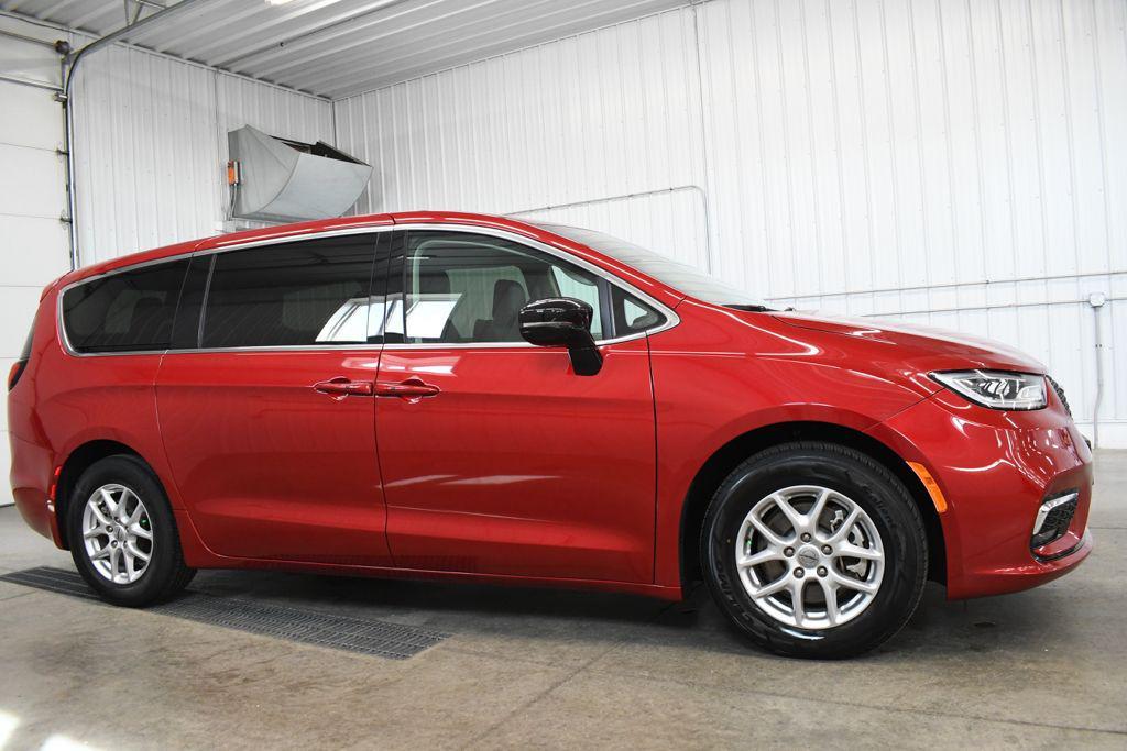 used 2024 Chrysler Pacifica car, priced at $26,590
