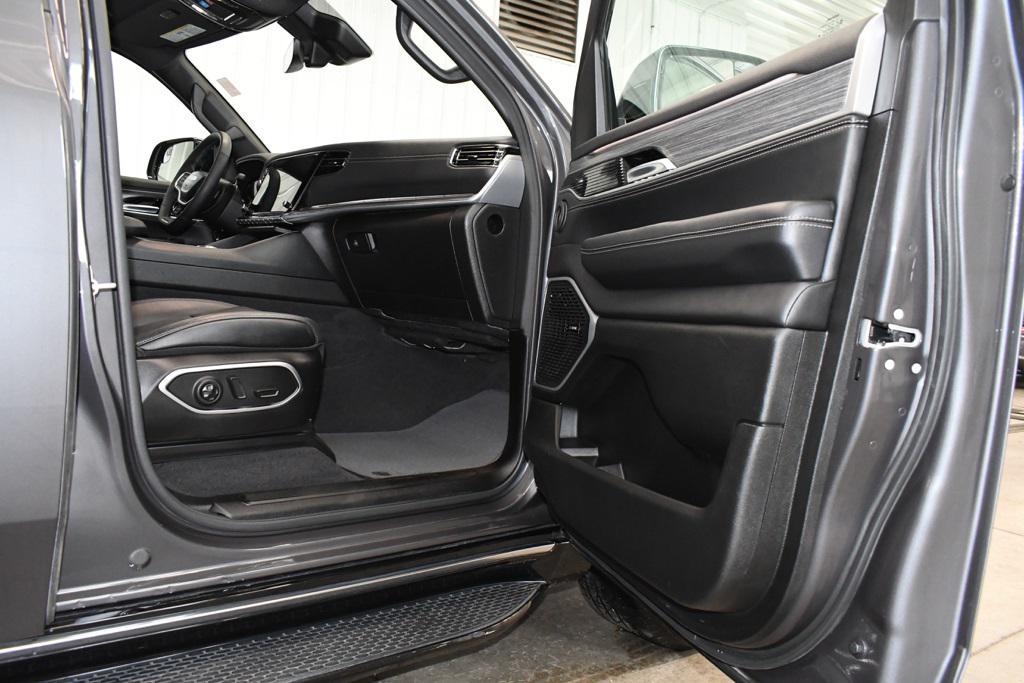 used 2024 Jeep Wagoneer car, priced at $43,980
