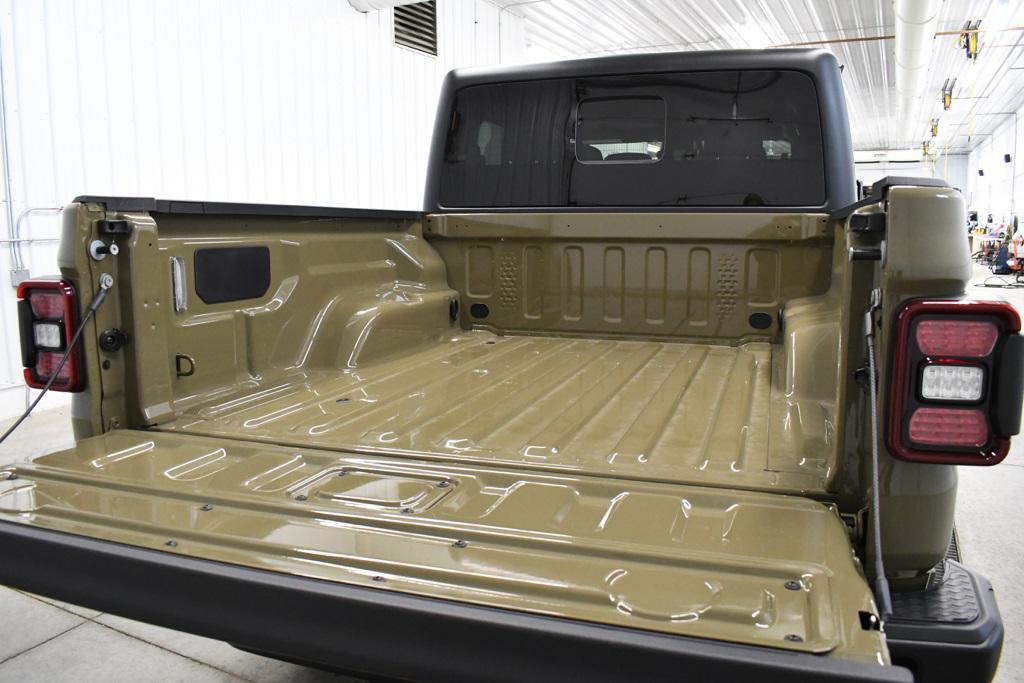 new 2026 Jeep Gladiator car, priced at $50,310