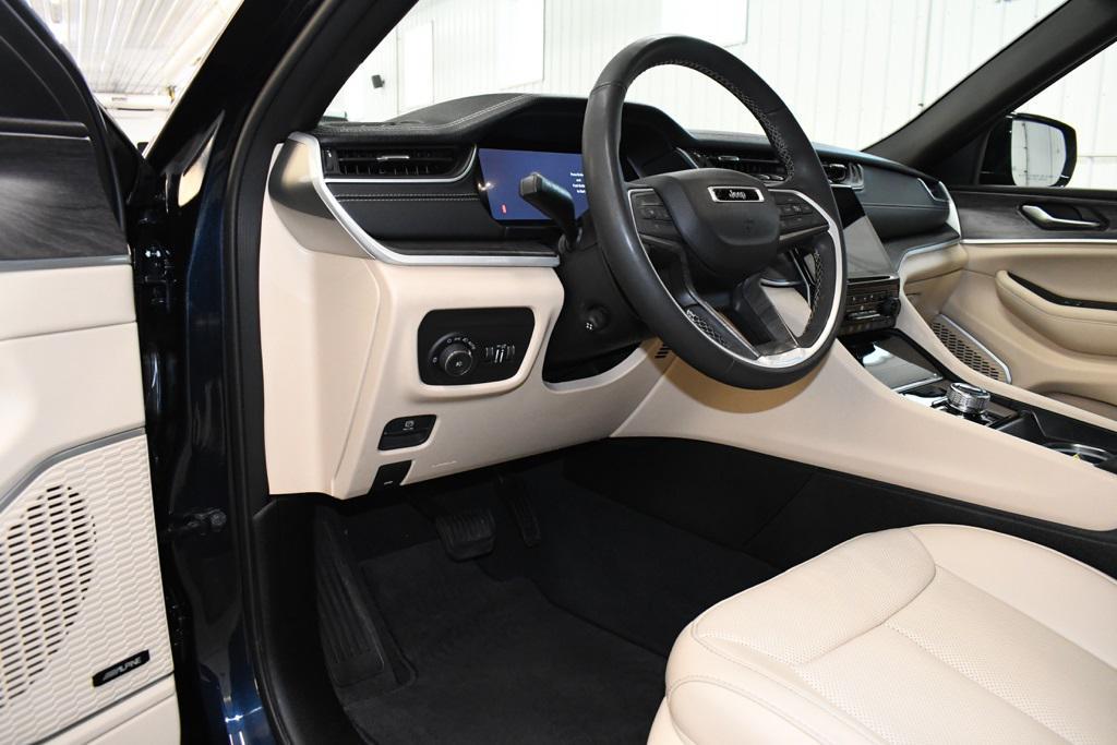 used 2024 Jeep Grand Cherokee car, priced at $35,990