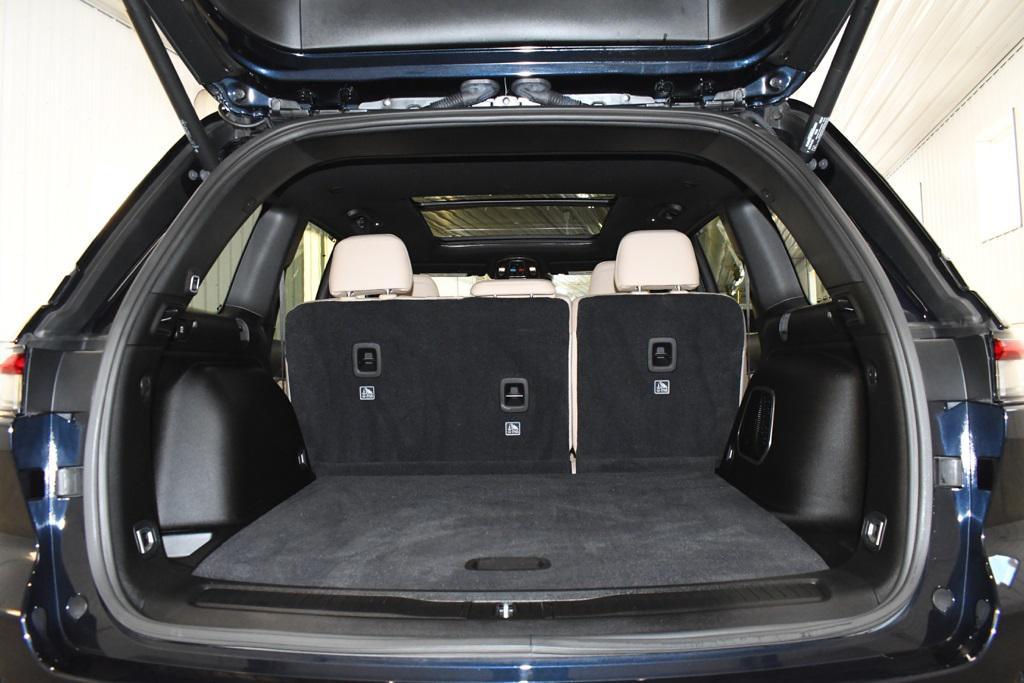 used 2024 Jeep Grand Cherokee car, priced at $35,990