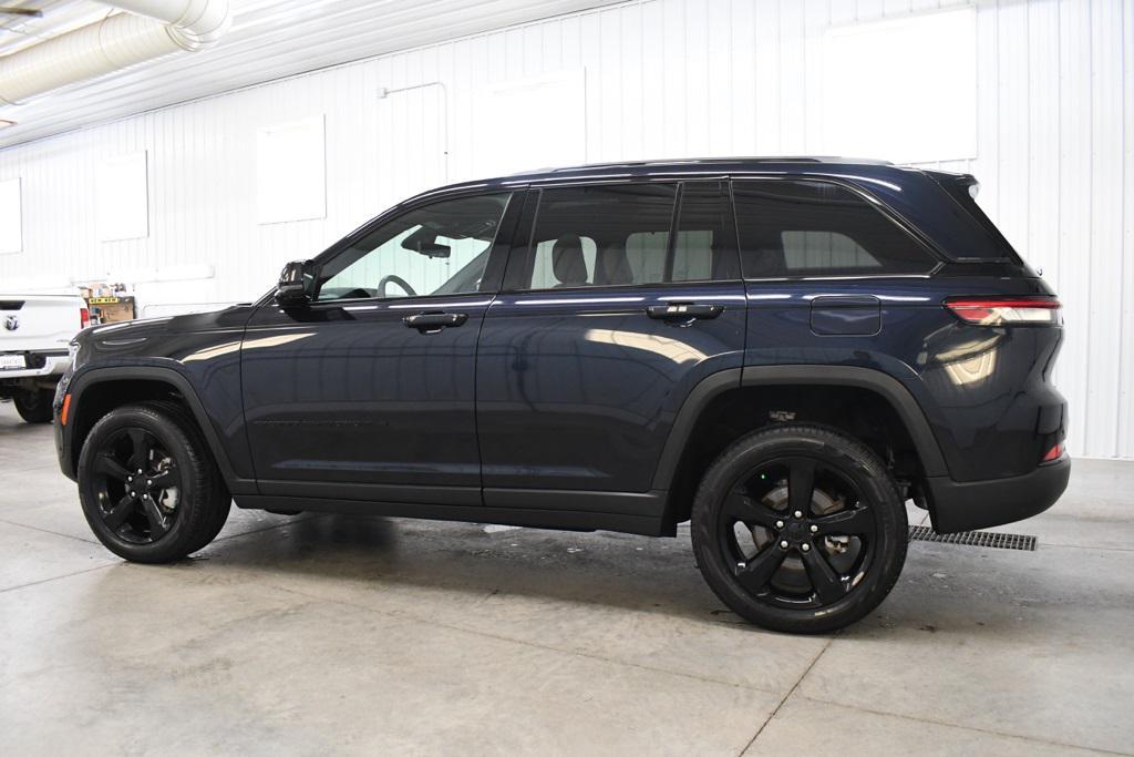 used 2024 Jeep Grand Cherokee car, priced at $35,990
