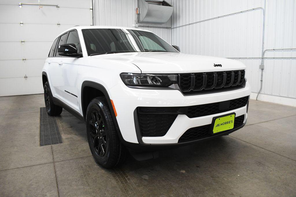 new 2026 Jeep Grand Cherokee car, priced at $46,222