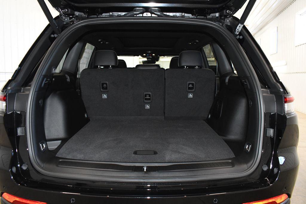 new 2026 Jeep Grand Cherokee car, priced at $47,080