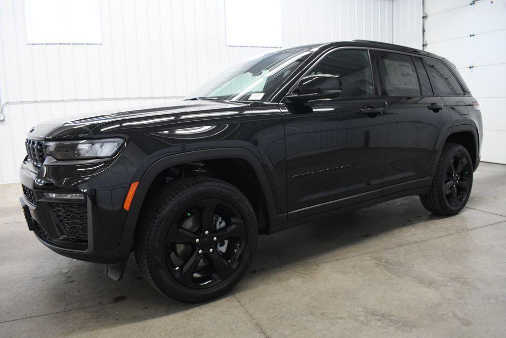 new 2026 Jeep Grand Cherokee car, priced at $47,080