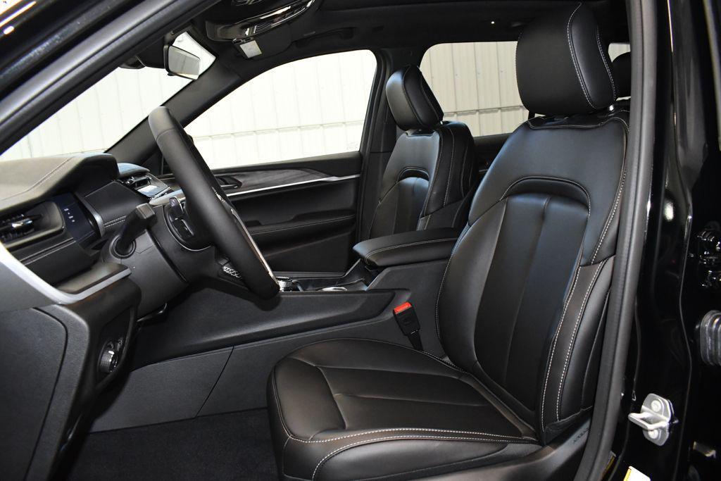 new 2026 Jeep Grand Cherokee car, priced at $47,080