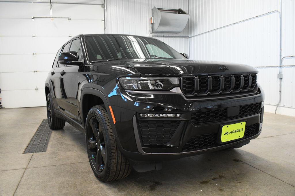 new 2026 Jeep Grand Cherokee car, priced at $47,080