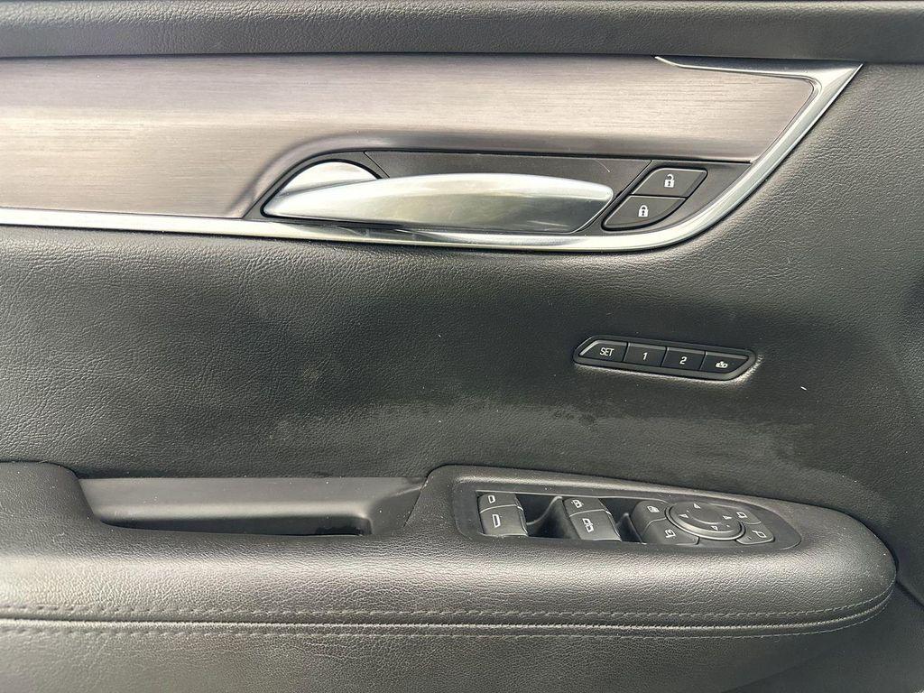 used 2018 Cadillac XT5 car, priced at $15,898