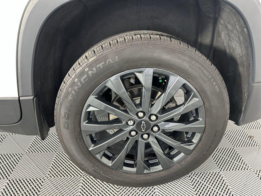 used 2023 Chevrolet Traverse car, priced at $33,098