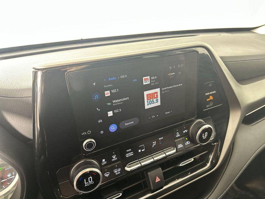 used 2025 Toyota Highlander car, priced at $34,598