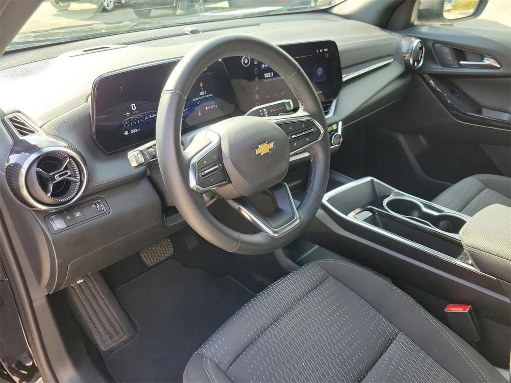 used 2025 Chevrolet Equinox car, priced at $22,995