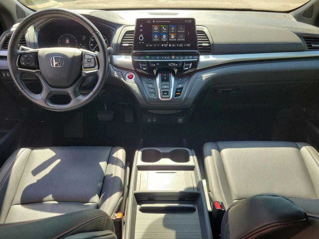 used 2025 Honda Odyssey car, priced at $35,895
