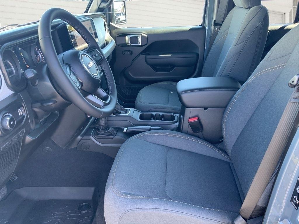 new 2025 Jeep Wrangler car, priced at $47,775