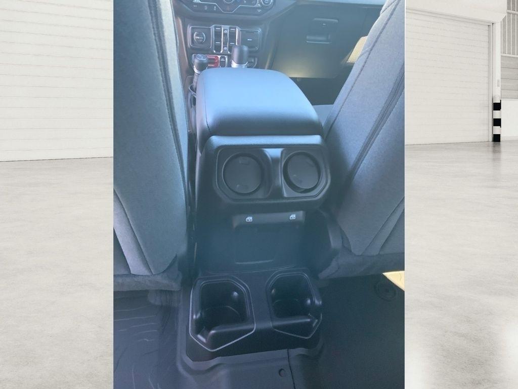 new 2025 Jeep Wrangler car, priced at $47,775