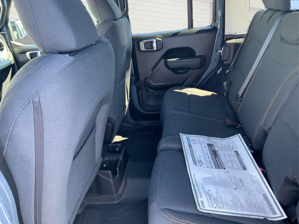 new 2025 Jeep Wrangler car, priced at $47,775