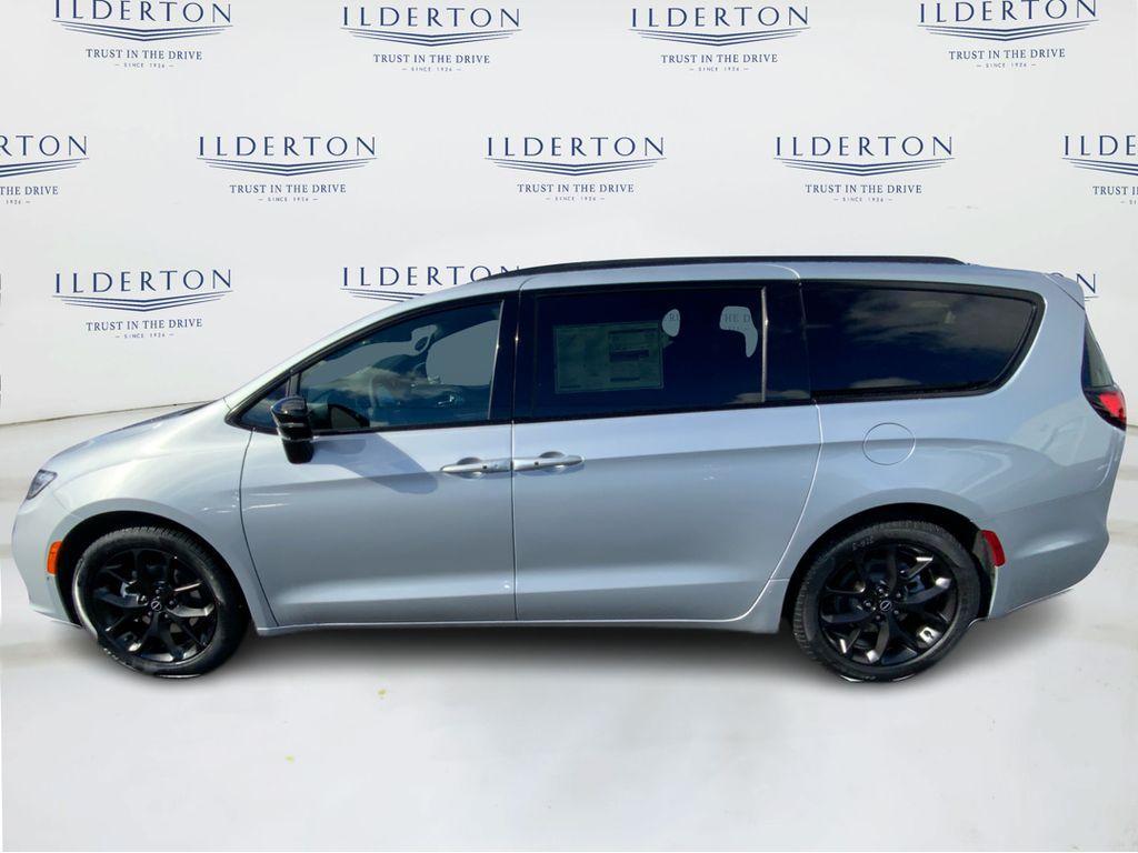new 2026 Chrysler Pacifica car, priced at $51,570