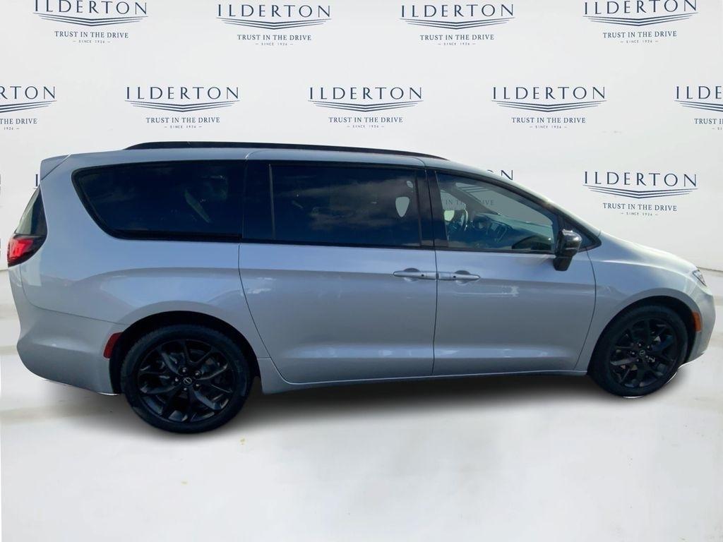 new 2026 Chrysler Pacifica car, priced at $49,570