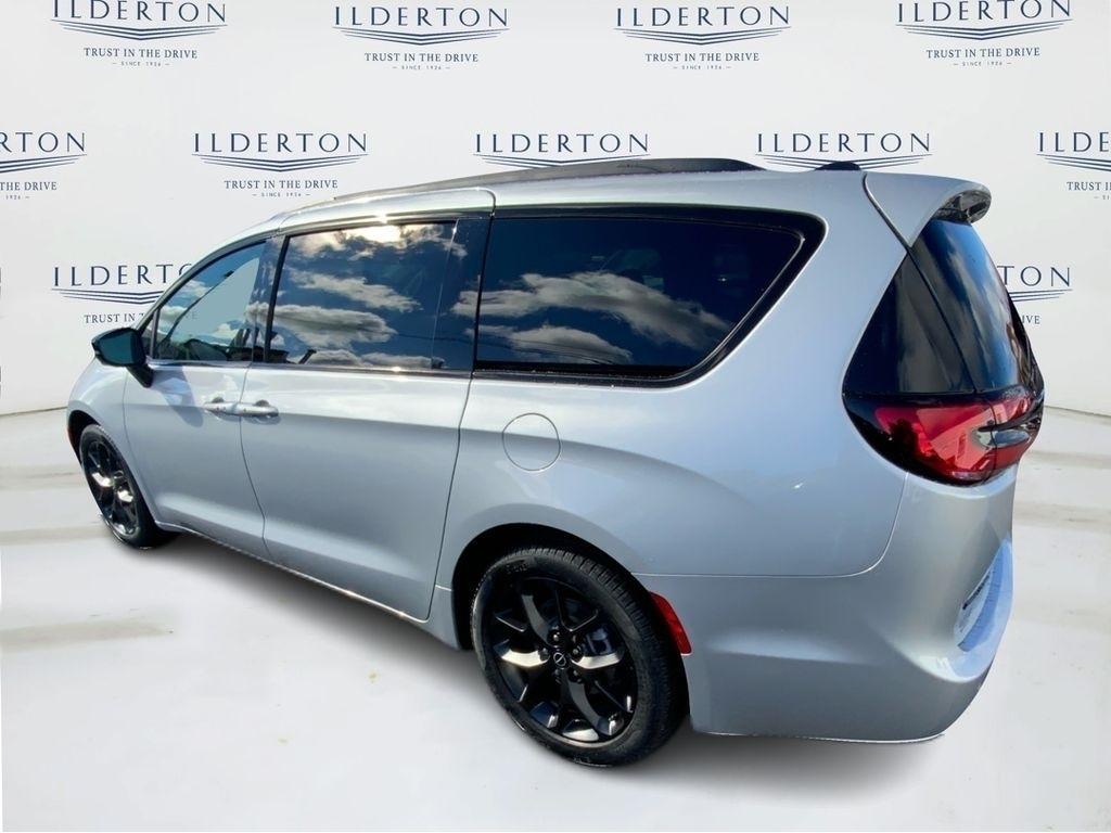 new 2026 Chrysler Pacifica car, priced at $49,570