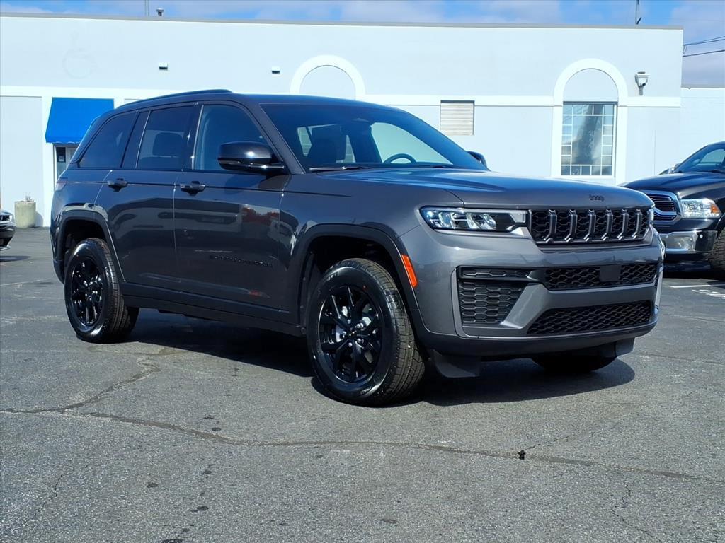 new 2026 Jeep Grand Cherokee car, priced at $45,745